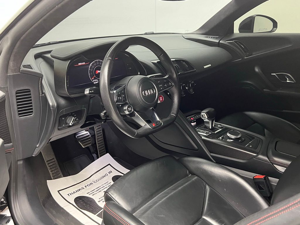 Thumbnail: 2017 Audi R8 - 22