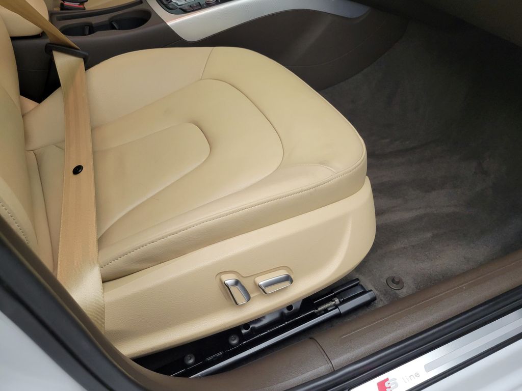 Thumbnail: 2014 Audi A4 - 13