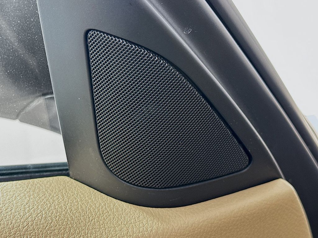 Thumbnail: 2015 BMW 3 Series - 17