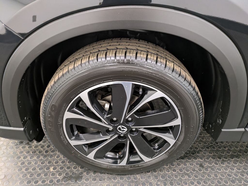 View vehicle photo 7