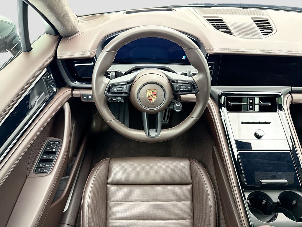 Thumbnail: 2025 Porsche Panamera - 10