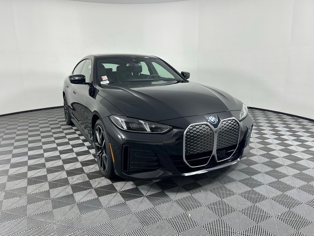 Thumbnail: 2025 BMW i4 - 3