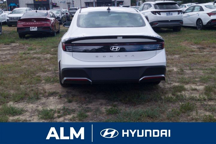 2025 Hyundai Sonata SE photo 4