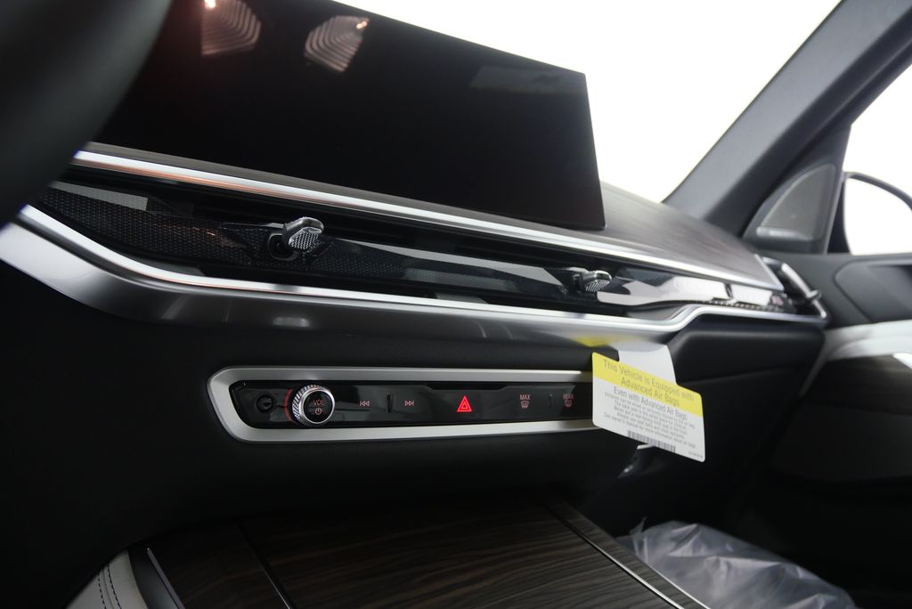 Thumbnail: 2026 BMW X5 - 21