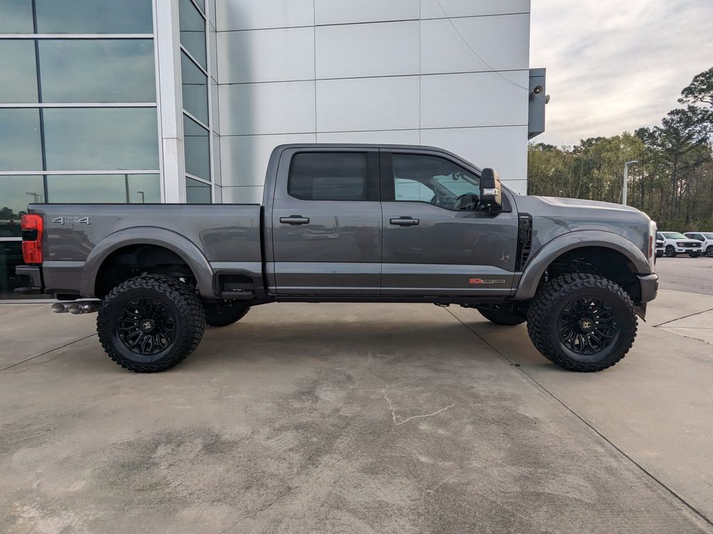 2024 Ford F-250 Super Duty Black Widow
