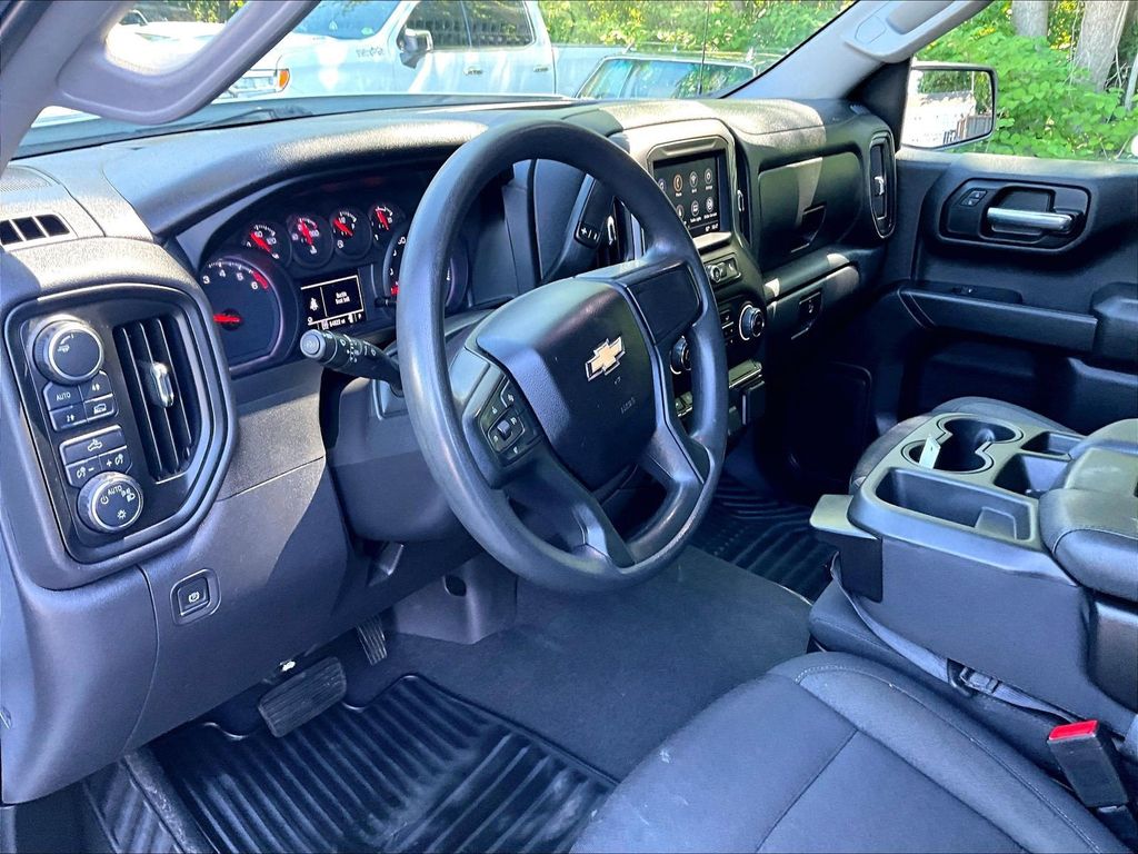 2023 Chevrolet Silverado 1500 — photo 8