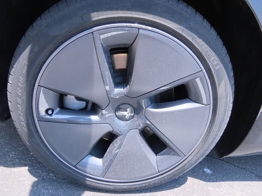 Thumbnail: 2021 Tesla Model 3 - 17