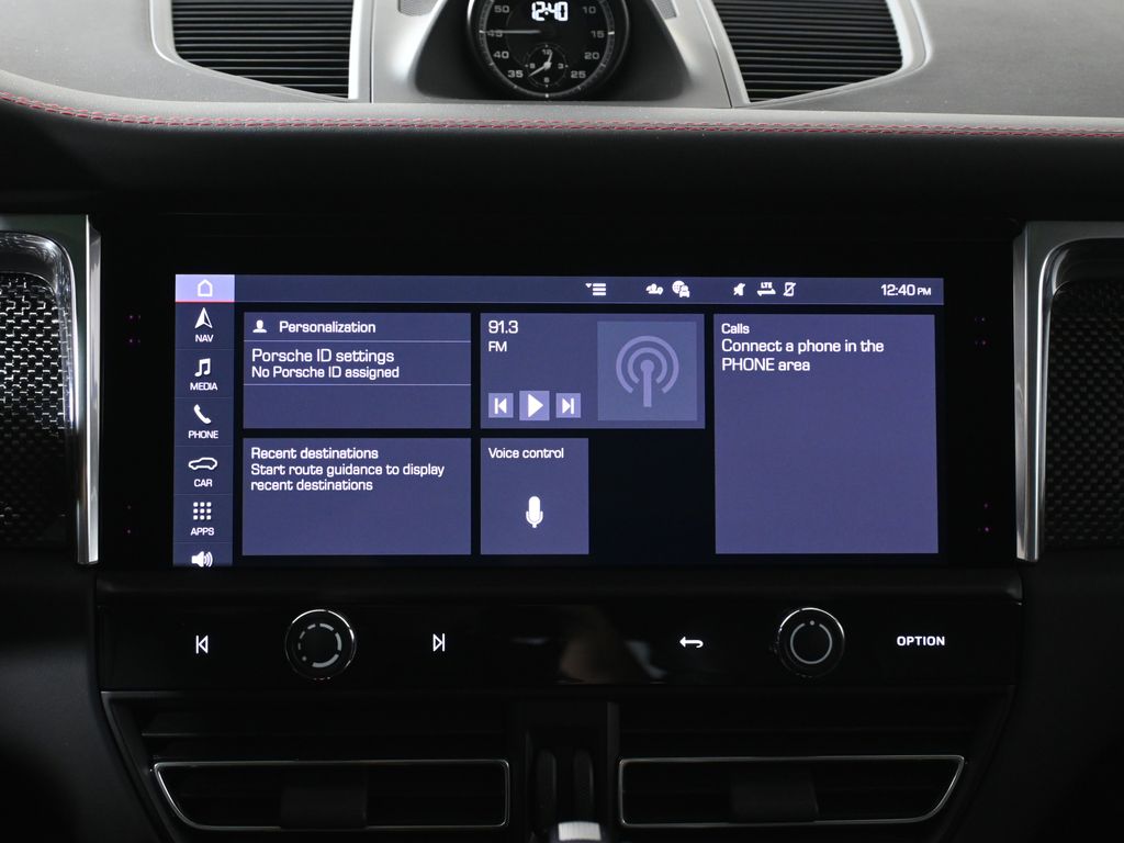 Thumbnail: 2026 Porsche Macan - 22