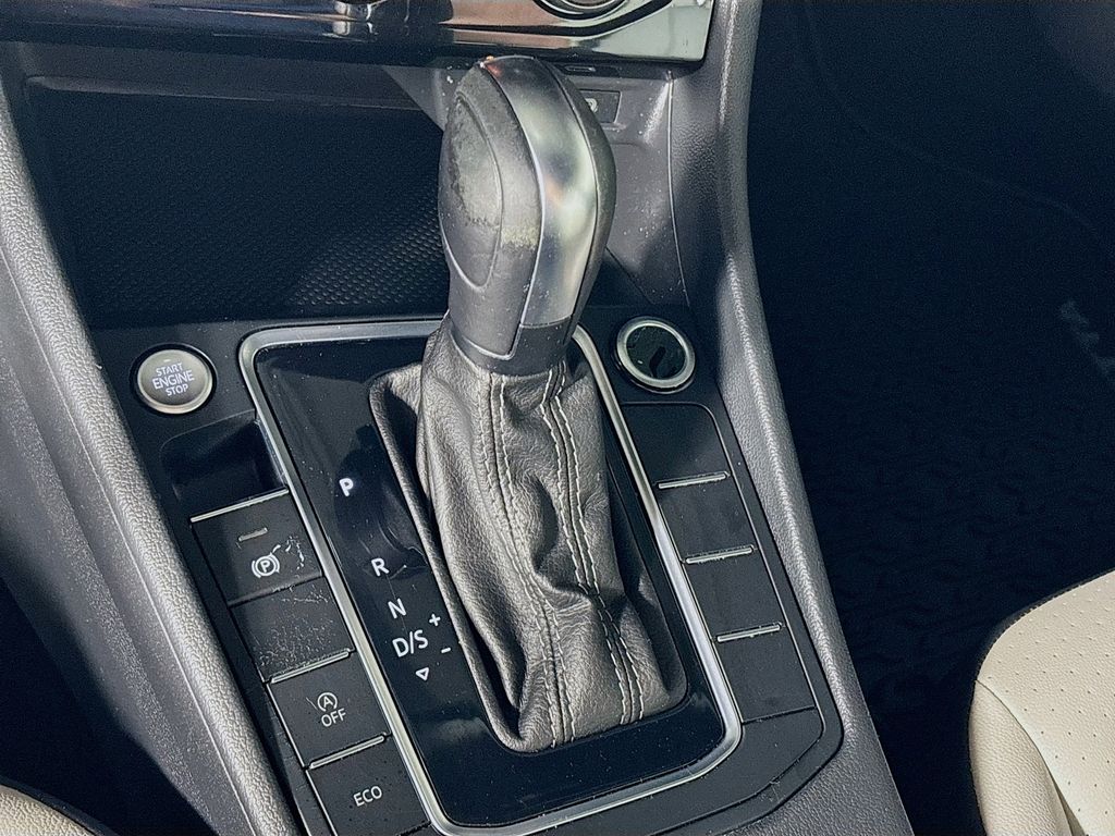 2021 Volkswagen Jetta R-Line