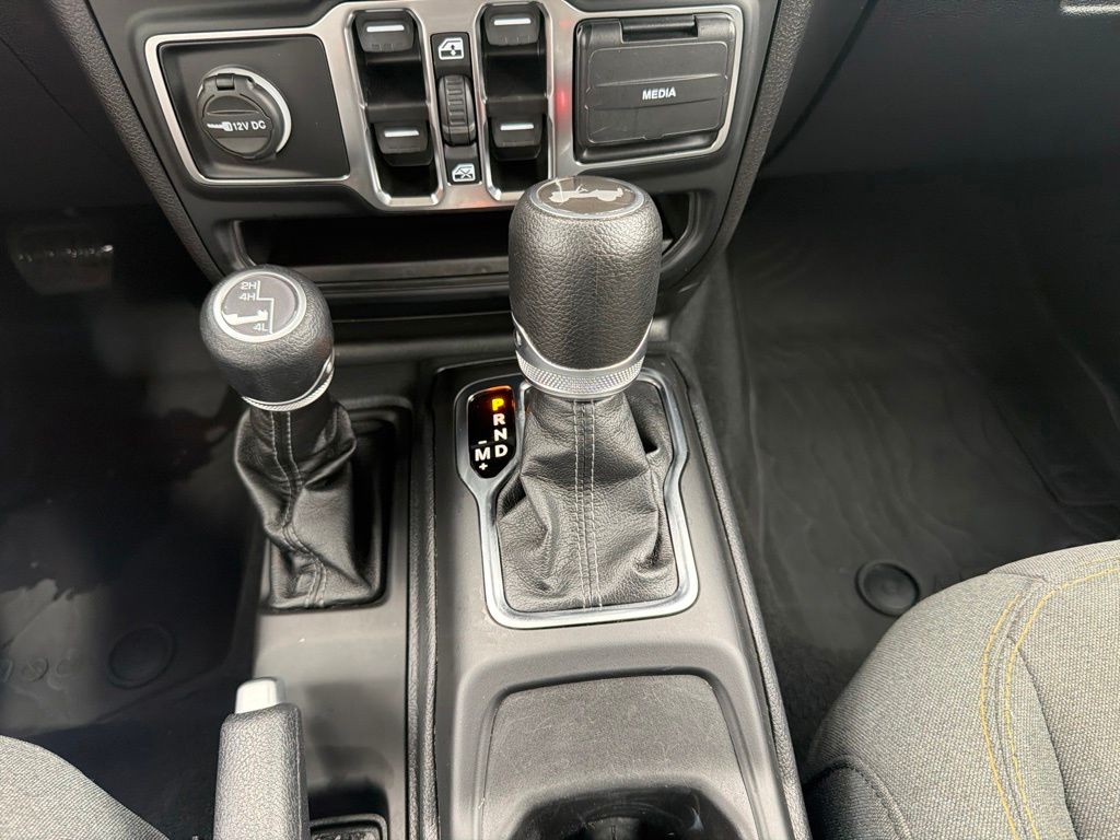 2025 Jeep Wrangler 4-Door Sahara 4x4