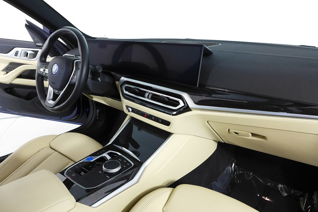 2023 BMW i4 eDrive35 13
