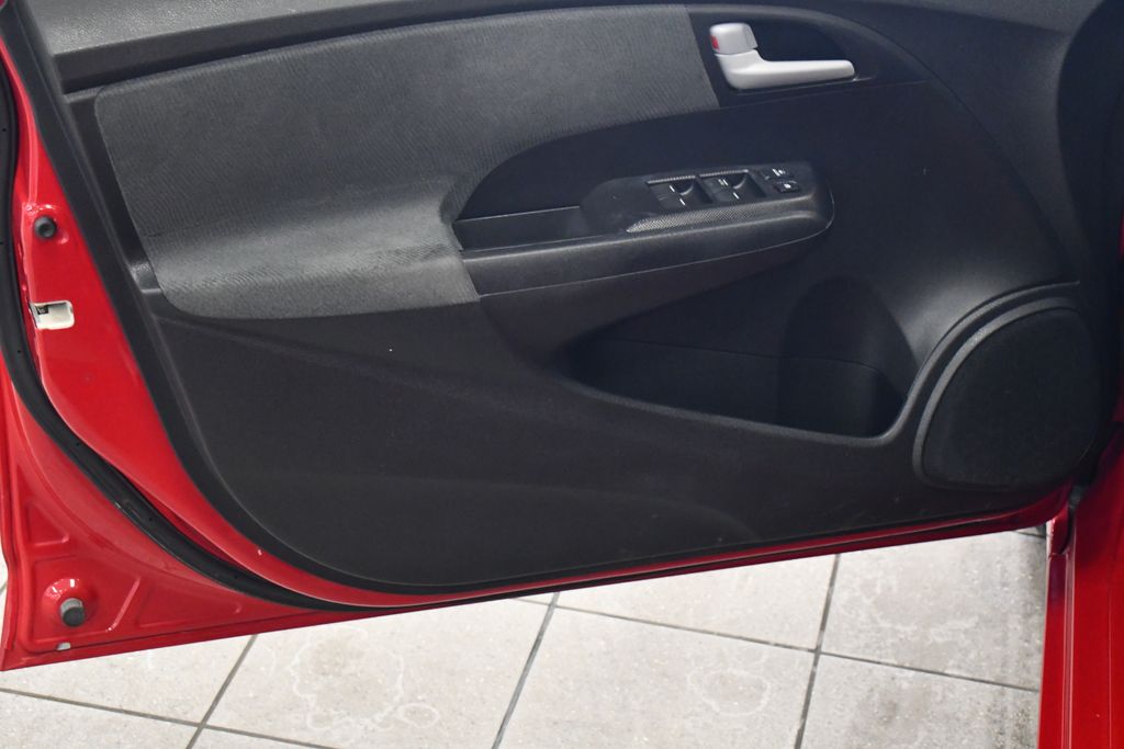 Thumbnail: 2012 Honda Insight - 15