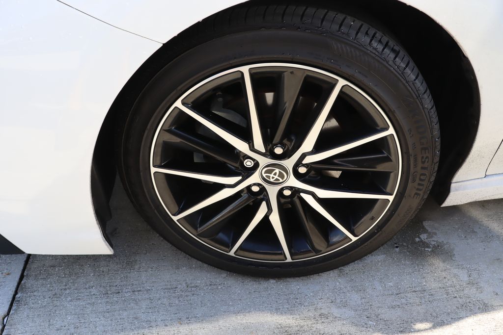 2022 Toyota Camry SE 4