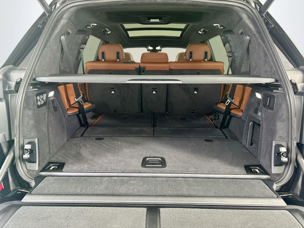 Thumbnail: 2027 BMW X7 - 27