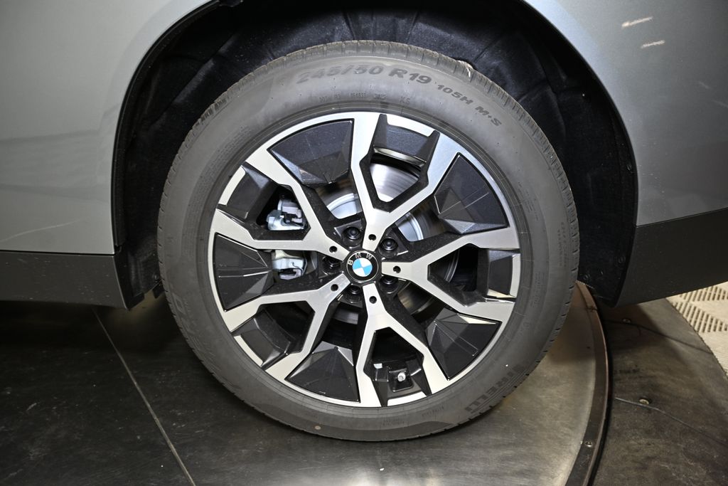 Thumbnail: 2026 BMW X3 - 12