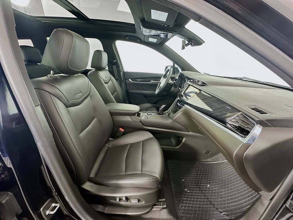 Thumbnail: 2022 Cadillac XT6 - 29