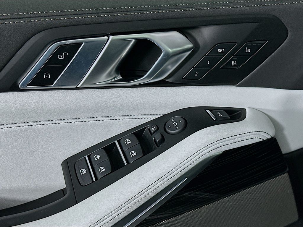 Thumbnail: 2026 BMW X5 - 20