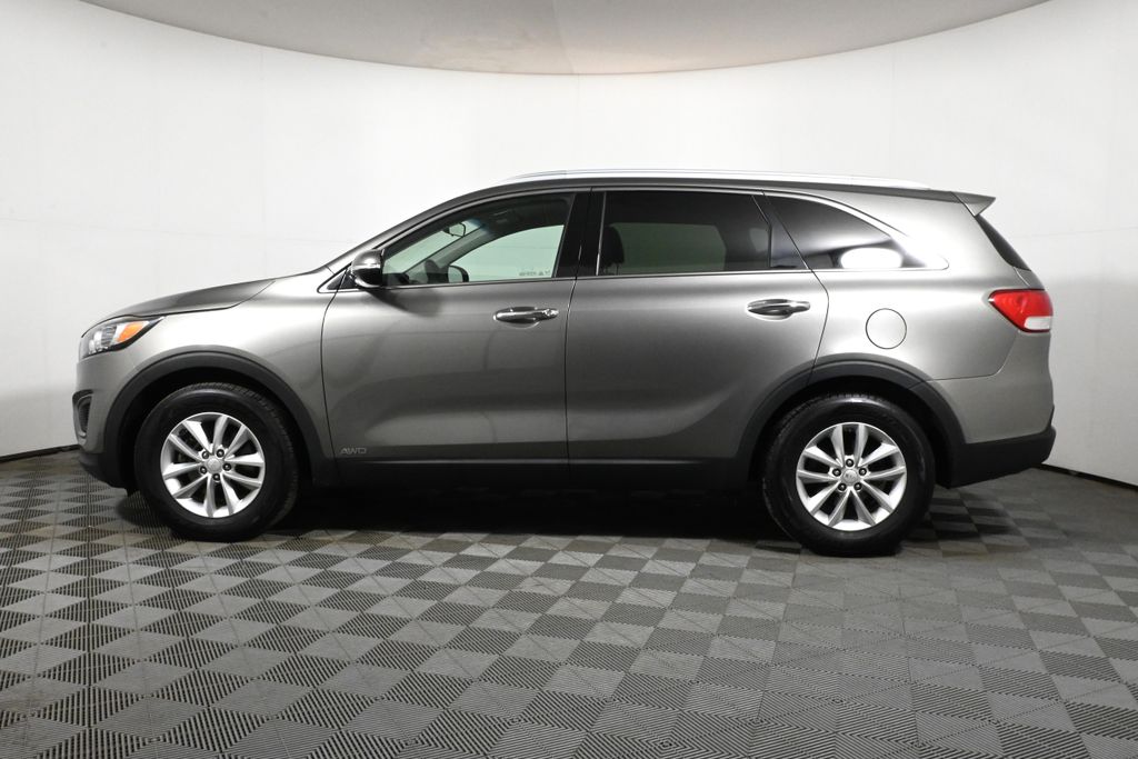 2016 Kia Sorento LX 2