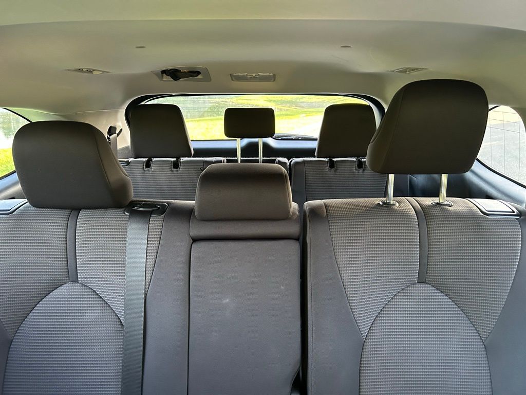 2024 Toyota Highlander LE 16
