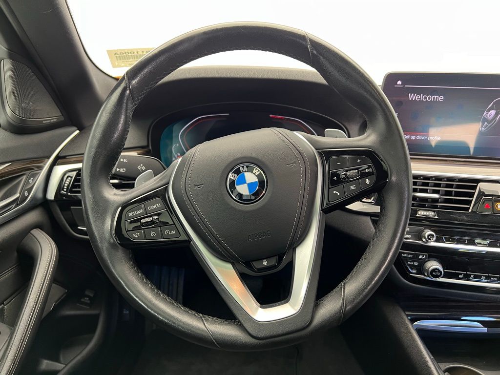 Thumbnail: 2021 BMW 5 Series - 17