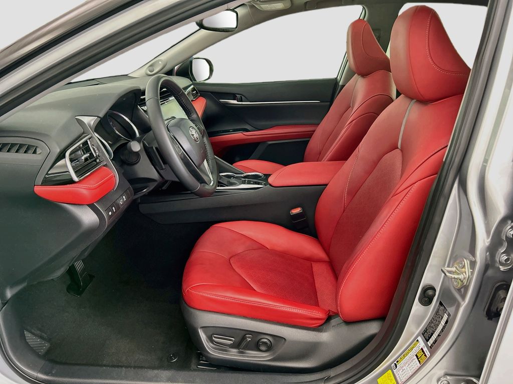 Thumbnail: 2020 Toyota Camry - 17