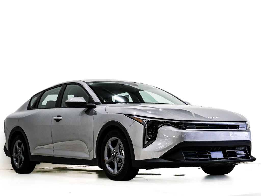 2025 Kia K4 LXS FWD