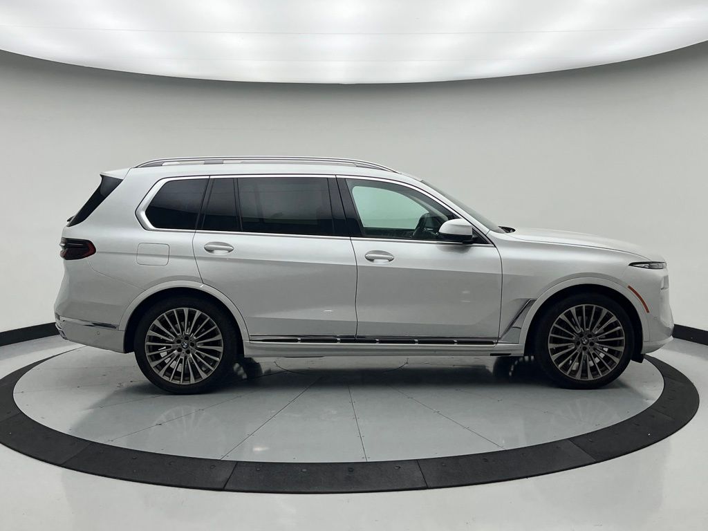 Thumbnail: 2023 BMW X7 - 4