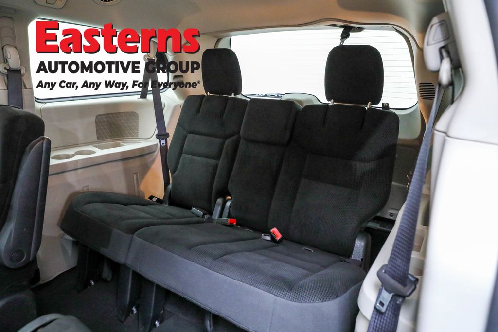 Used 2019 Gray Dodge SE image 25