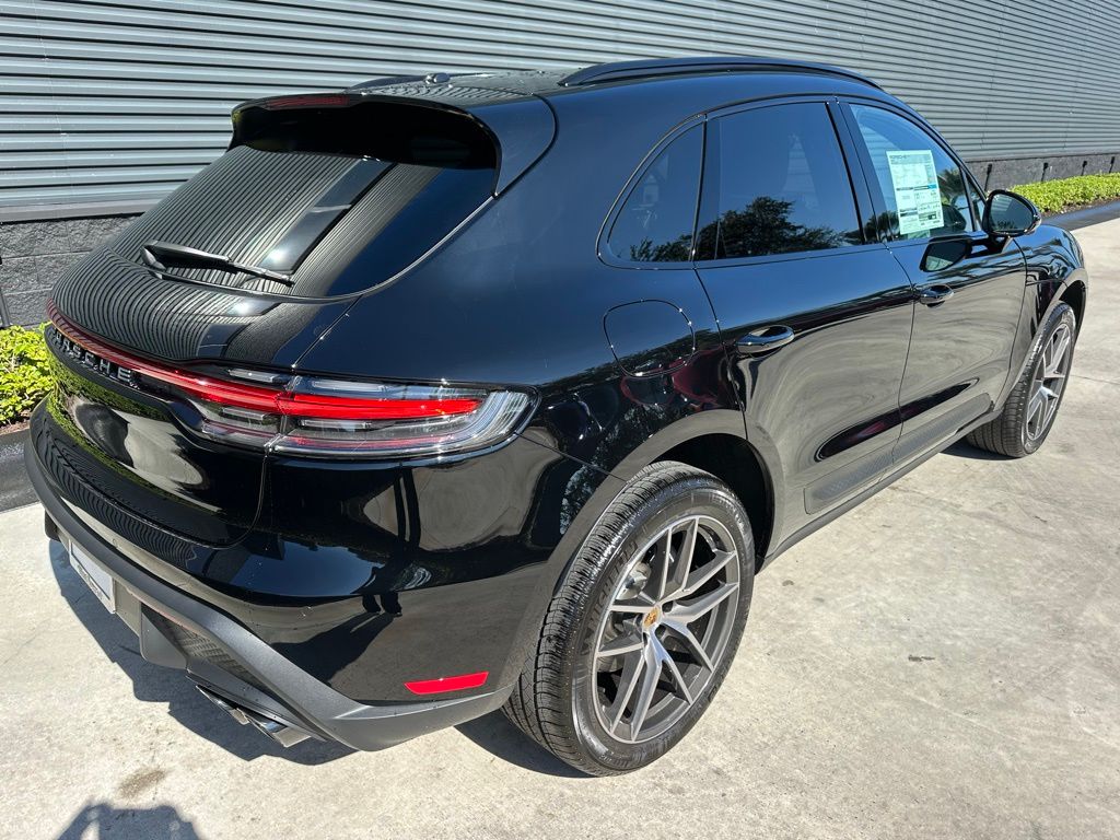 Thumbnail: 2026 Porsche Macan - 9