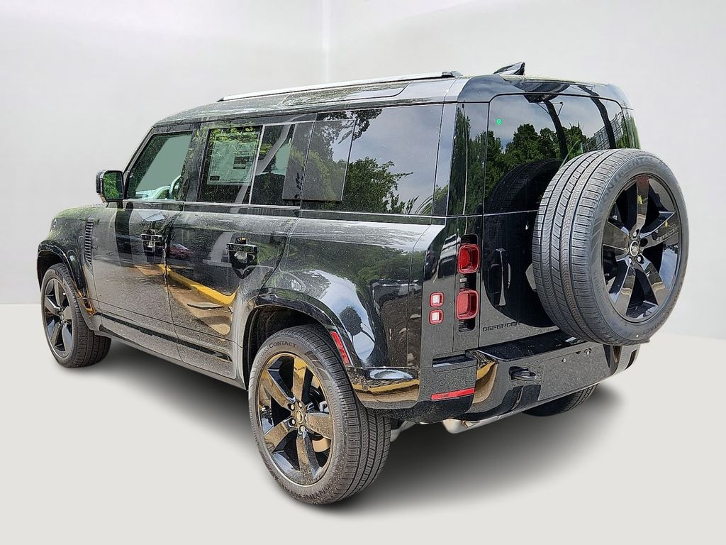 2025 Land Rover Defender 110 4