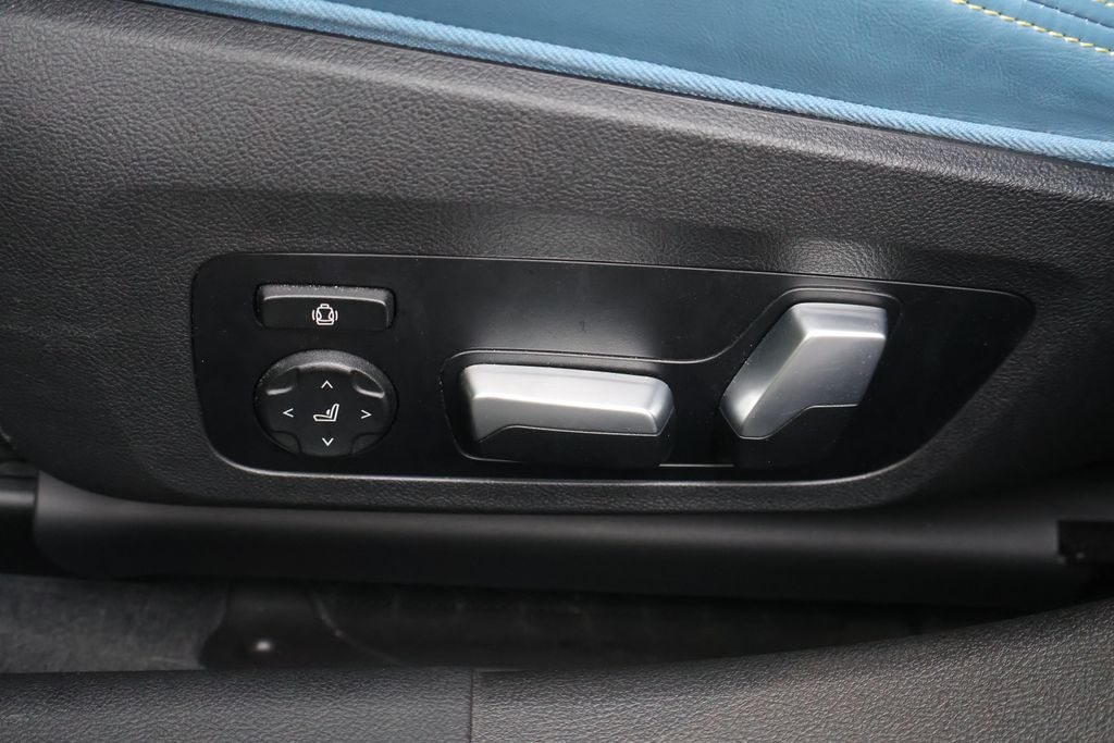 Thumbnail: 2022 BMW M3 - 31