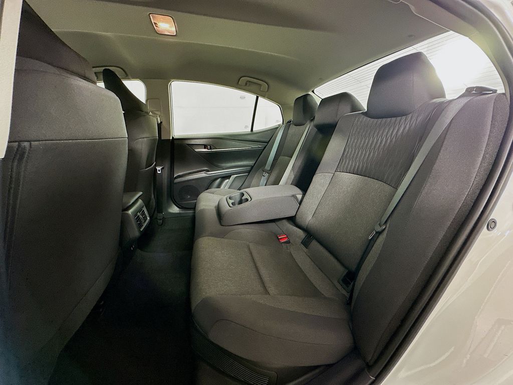 2025 Toyota Camry LE 23