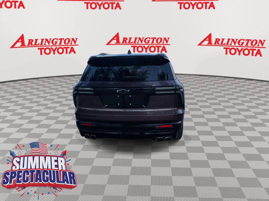 Used 2025 Chevrolet Traverse SUV