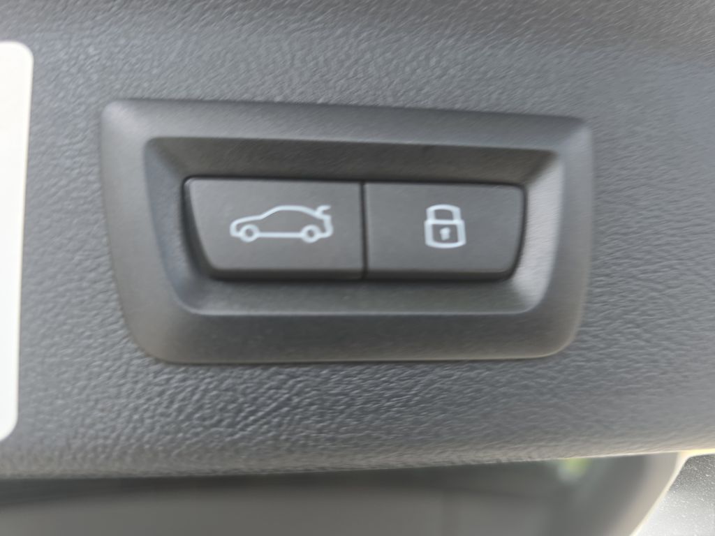 Used 2023 Gray BMW sDrive30i image 31