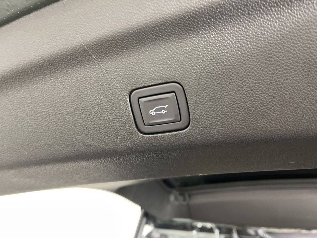 Thumbnail: 2023 Chevrolet Tahoe - 15