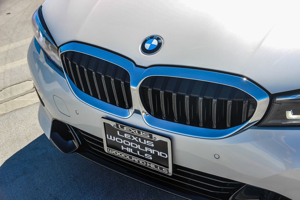 Used 2020 White BMW 330i image 9