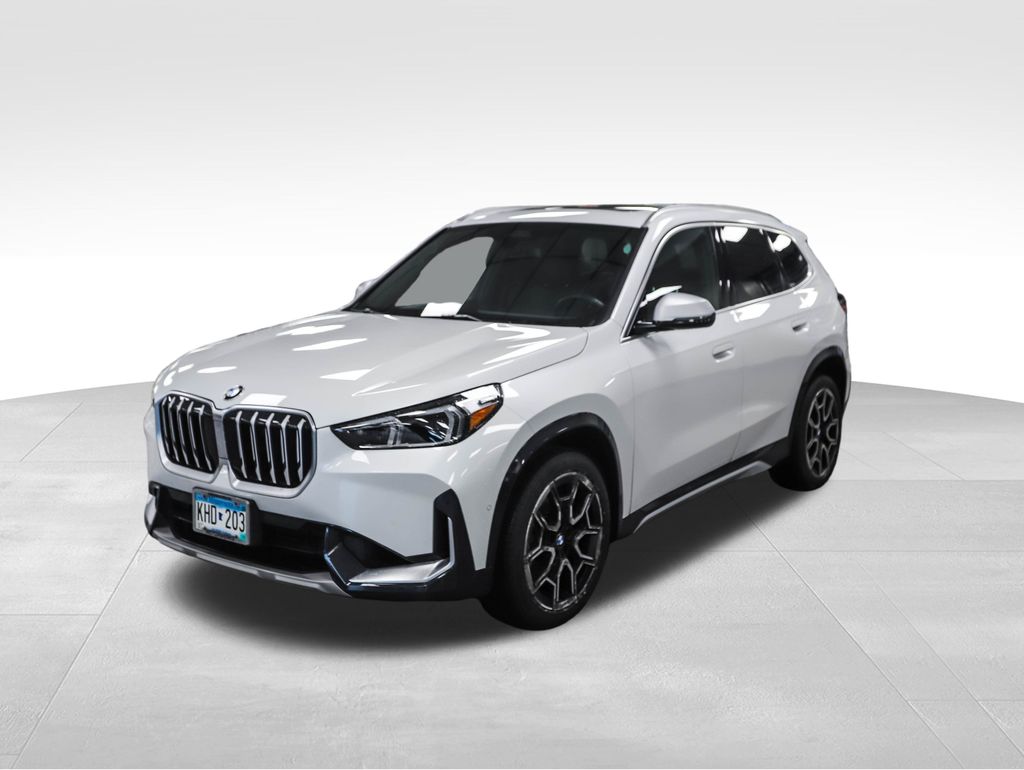 Thumbnail: 2023 BMW X1 - 1