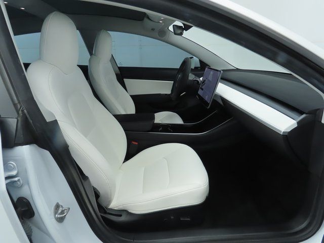 Thumbnail: 2019 Tesla Model 3 - 21