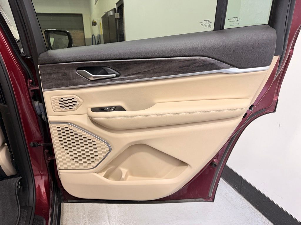 Thumbnail: 2022 Jeep Grand Cherokee L - 23