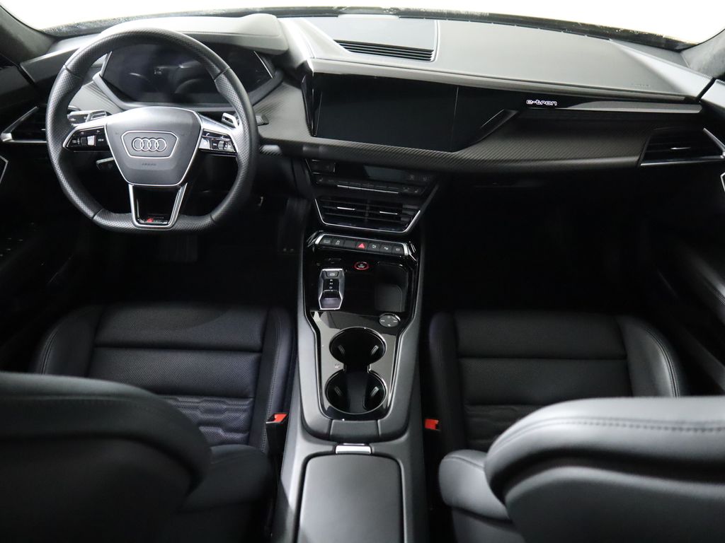 Thumbnail: 2022 Audi RS e-tron GT - 13