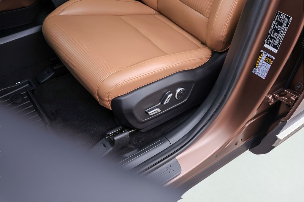 Used Car 2024 Hyundai Santa Fe Hybrid  Limited For Sale Under $40,000 In Austin, Texas