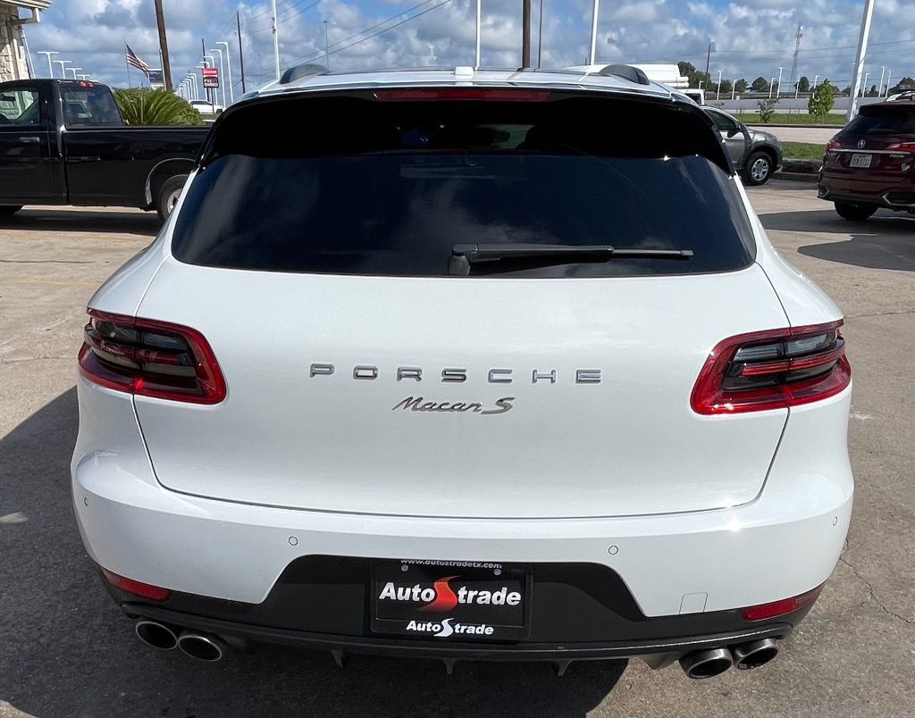 2017 Porsche Macan S - 8