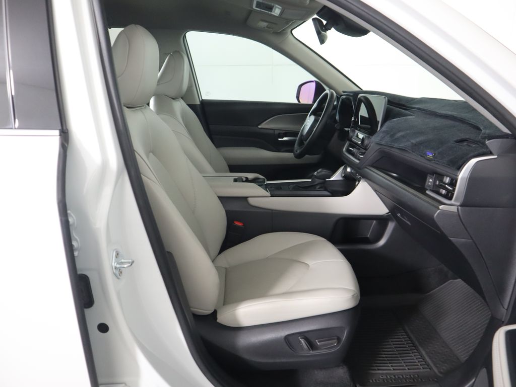 Thumbnail: 2024 Toyota Grand Highlander - 20