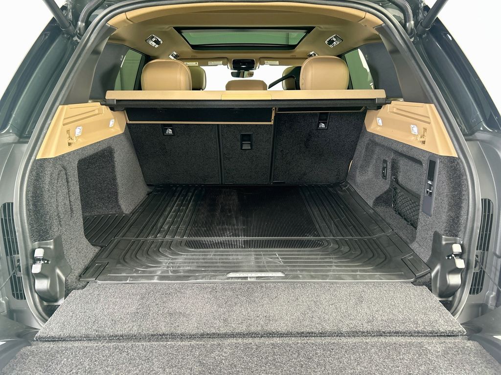Thumbnail: 2026 Land Rover Range Rover - 27