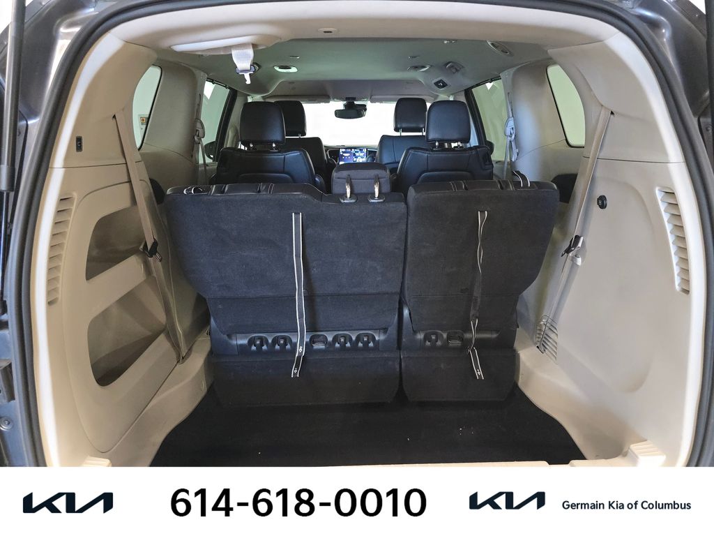 Used 2022 Gray Chrysler Touring L image 20