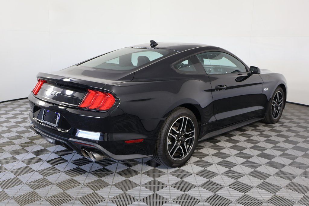 Thumbnail: 2022 Ford Mustang - 4