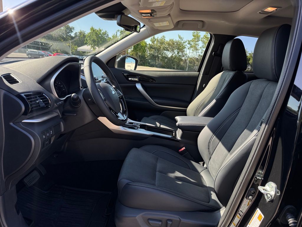 2025 Mitsubishi Eclipse Cross SE photo 10