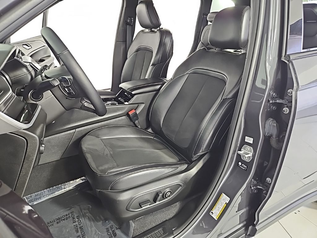 Thumbnail: 2022 Jeep Grand Cherokee - 21