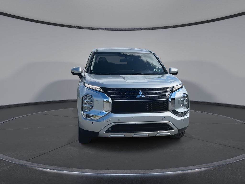 Thumbnail: 2024 Mitsubishi Outlander - 3