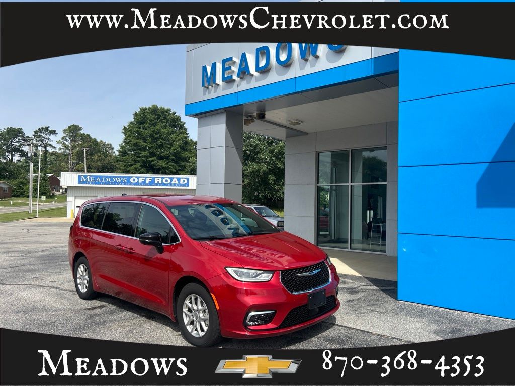 2025 Chrysler Pacifica Select FWD